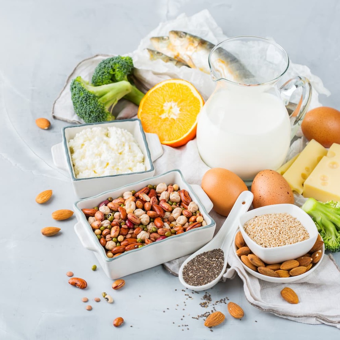 A Simple Editorial Workflow for Curated Media Collections